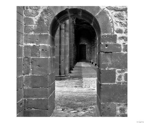 Passage, pillars, door. | Carl Graph | Flickr