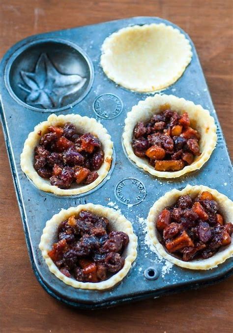 Mince pies with homemade mincemeat and brandy butter - Supergolden ...