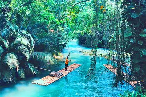 Rafting on the Martha Brae River - Cruise Falmouth Jamaica