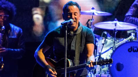 Bruce Springsteen Teases New Album, Performs Acoustic Set at Woody ...