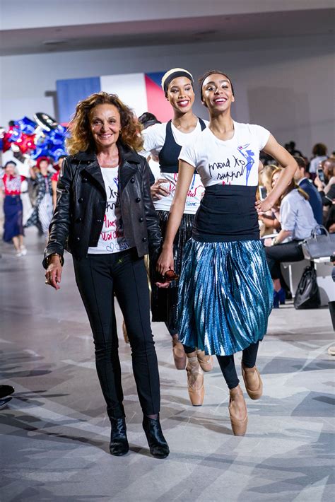 Hillary Clinton's Fashion Show Features Marc Jacobs, DVF, and More | Allure