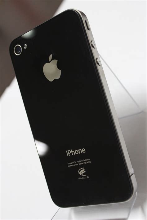 DAERIM COMMUNICATION (Ltd)-SEOUL: (SECOND HAND) iPhone 4