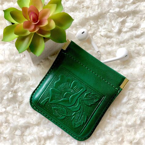 Green Squeeze Pouch*Leather AirPods Case* Leather coin purse* Woman coin purse* Vintage Style Pouch.