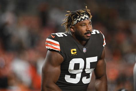 Browns’ Myles Garrett sustained shoulder and biceps injury in car crash ...