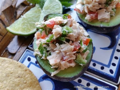 Castellon's Kitchen: Easy Tuna Ceviche in Avocado Cups