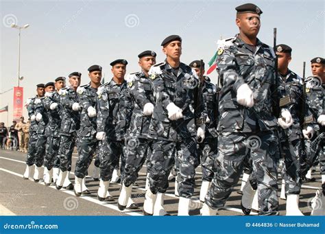 Kuwait Police Guards In Heavy Smoke And Fire Protecting Government ...