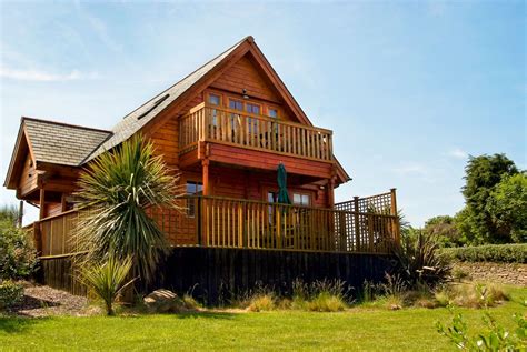 5* luxury Scandinavian style lodges overlooking the sea in Portreath, Cornwall. This is a Tregea ...