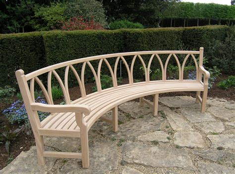 Curved Wooden Bench for Garden and Patio – HomesFeed