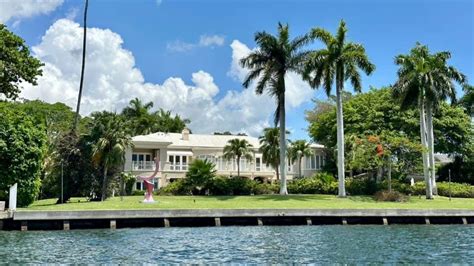 Jeff Bezos' new home 'Billionaire Bunker' island outside Miami has a ...