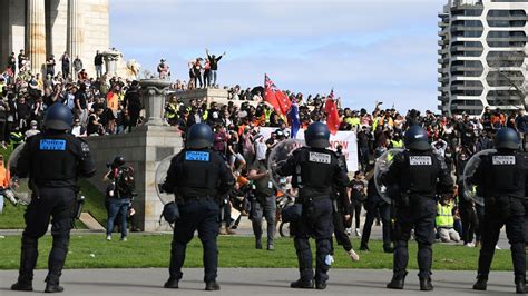 COVID-19: Australian riot police fire rubber bullets at anti-lockdown ...