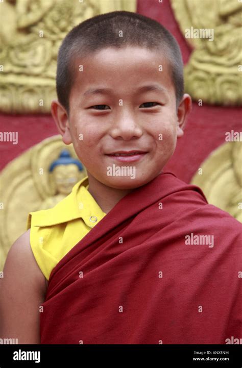 Novice in the monastery namchi hi-res stock photography and images - Alamy