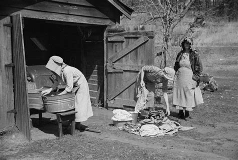 Women Clothes 1800s America | Women washing clothes, Crabtree ...