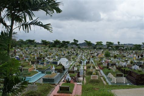 Singapore Trip: Muslim Cemetery 7/02/10