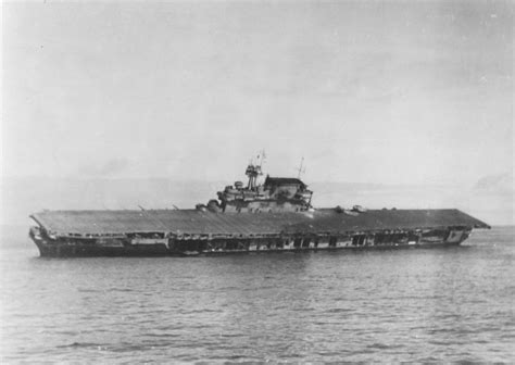 USS Yorktown (CV-5), abandoned and listing heavily to port, June 4, 1942 [2767x1853] : WarshipPorn