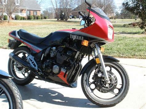 Yamaha Yamaha FJ 600 - Moto.ZombDrive.COM