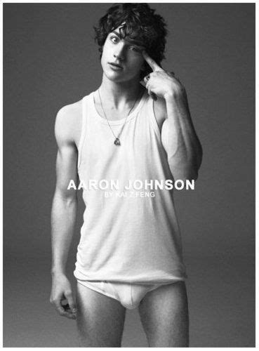 Photoshoot - angus-thongs-and-perfect-snogging Photo Aaron Taylor Johnson Shirtless, Arron ...