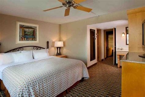 Embassy Suites Indianapolis Downtown is one of the best places to stay ...