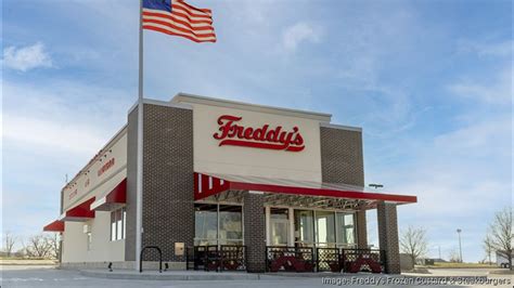 Freddy's rolls out restaurant design with mobile pickup window | ksdk.com