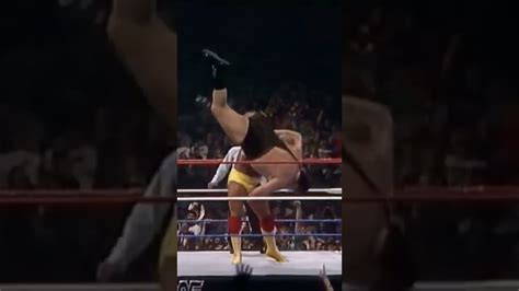 Hulk Hogan body slams Andre the Giant at Wrestlemania 3 - YouTube