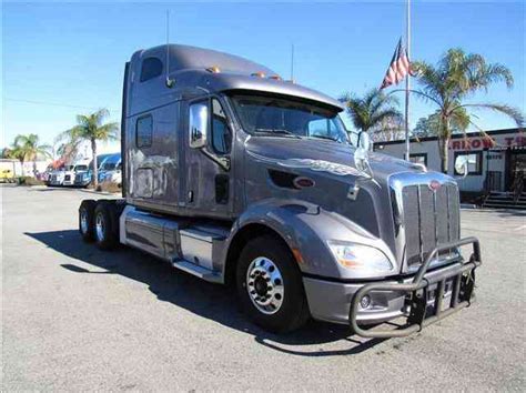 Peterbilt 587 -- (2015) : Sleeper Semi Trucks