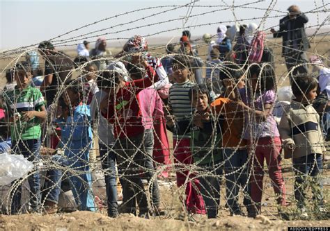 Harrowing Photos Of The Refugee Crisis Unfolding On Turkey's Border ...