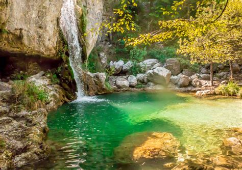 Landmark in Greece - Orlias waterfalls - Mt Olympus • Strolling Greece in 2020 | Famous ...