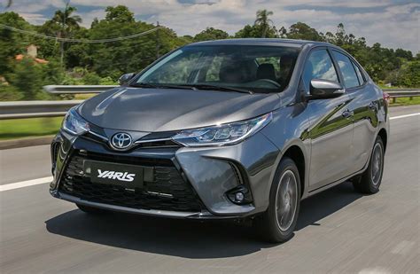 Toyota-Yaris-2023-sedan-dinamica - Mega Autos