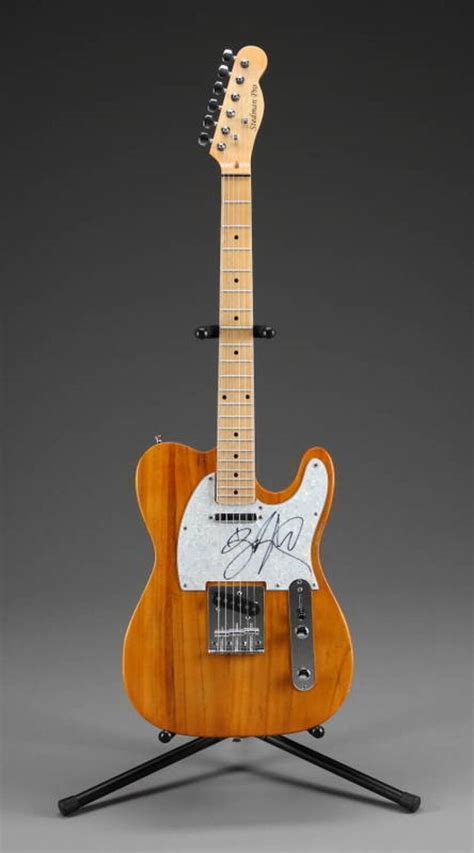 BRUCE SPRINGSTEEN SIGNED GUITAR