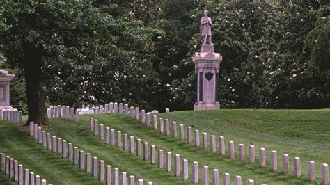 SALISBURY NC STATUE AND GRAVESTONES AT SALISBURY NATIONAL CEMETERY