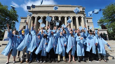 2023 Graduates Weigh In on Books, Mentors, Classes, and More | Columbia News