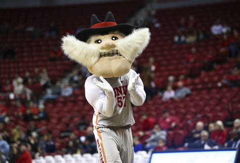 Hey! Reb mascot retired by UNLV | Las Vegas Review-Journal