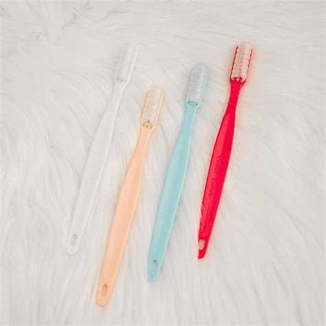 Collis-Curve Medium Toothbrush with Triplefit Bristles - Collis Curve Toothbrush