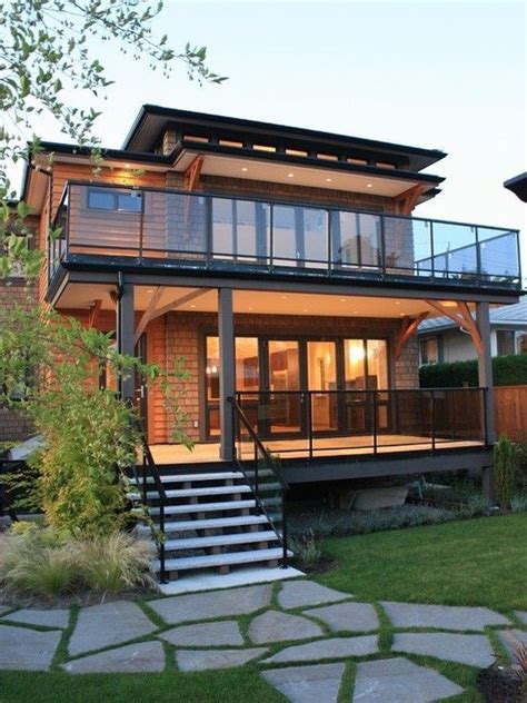 17 superbes idées de maison pires avec balcon | House with balcony ...