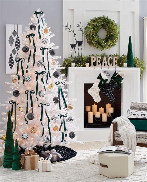 45 How to Decorate a White Christmas Tree Ideas for 2024