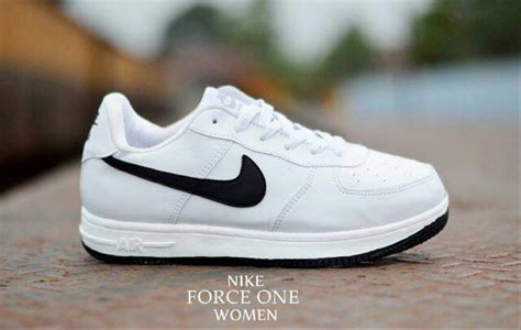 Jual Sepatu Kets Nike Force One For Women White Black Cewek Putih Hitam ...