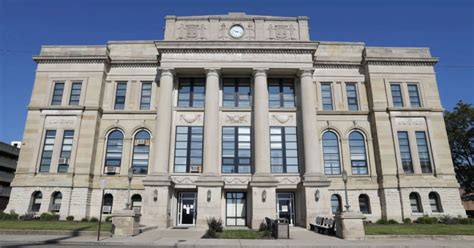 Clark County Courthouse offices relocating for renovation