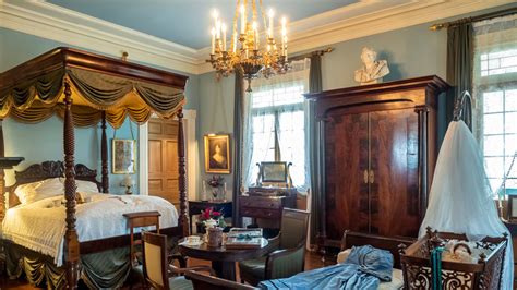 30 Victorian-Inspired Bedrooms You'd Want To Sleep In