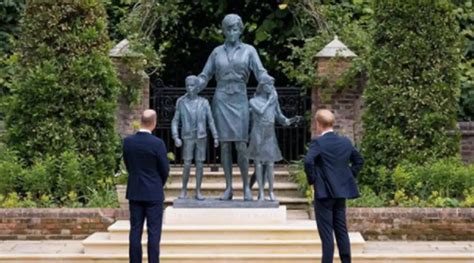 Princess Diana statue unveiled: Significance of outfit, the three ...