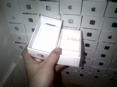 iPhone and Blackberry Empty Boxes: Brand New iPhone 4s Black Empty Box ...