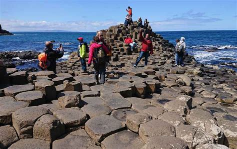 Private Giants Causeway Tour From Belfast 2023 - Luxury Tour