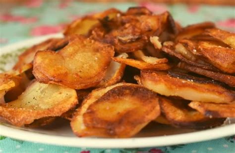 Crispy Fried Potatoes Recipe - These Old Cookbooks