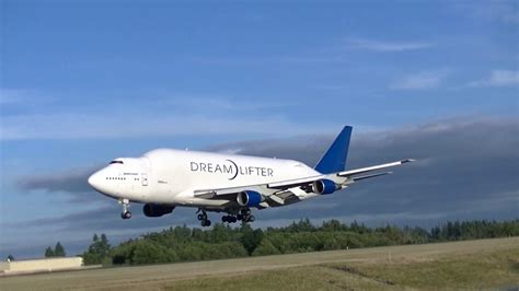 Boeing Dreamlifter Landing - YouTube