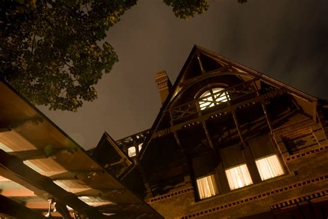 The Mark Twain House and Museum in Hartford: Is The Mark Twain House really haunted?