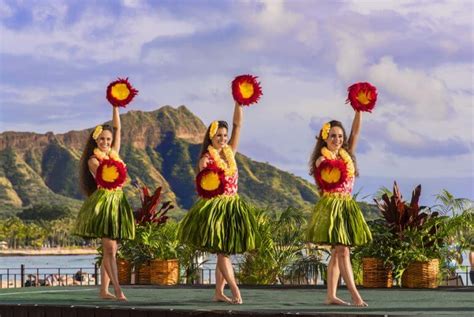 16 Best Oahu Luau for Kids (2023)