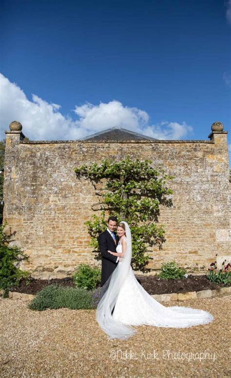 NEW ON THE BLOG: the country wedding of Baron Charles Hop de Chillaz and his new Baroness ...