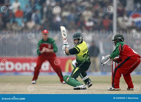 Fawad Alam editorial stock image. Image of bowling, bastman - 4328439