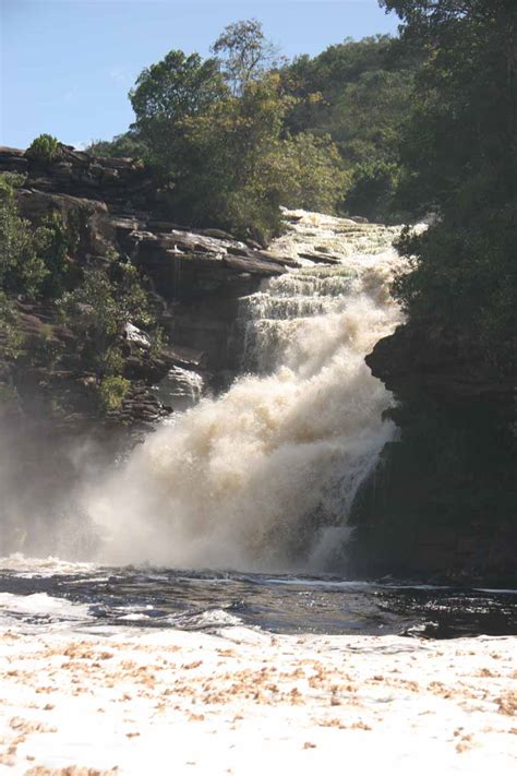 Canaima Lagoon Waterfalls - World of Waterfalls