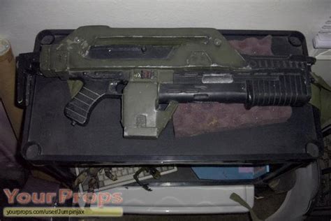 Aliens Colonial Marine Pulse Rifle replica prop weapon