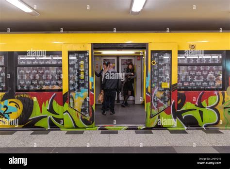 U-Bahn, Graffiti, Berlin, Deutschland Stock Photo - Alamy