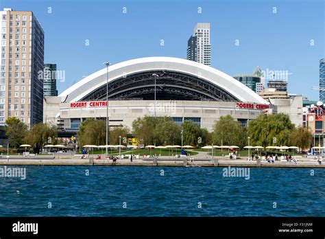 Rogers centre toronto roof hi-res stock photography and images - Alamy